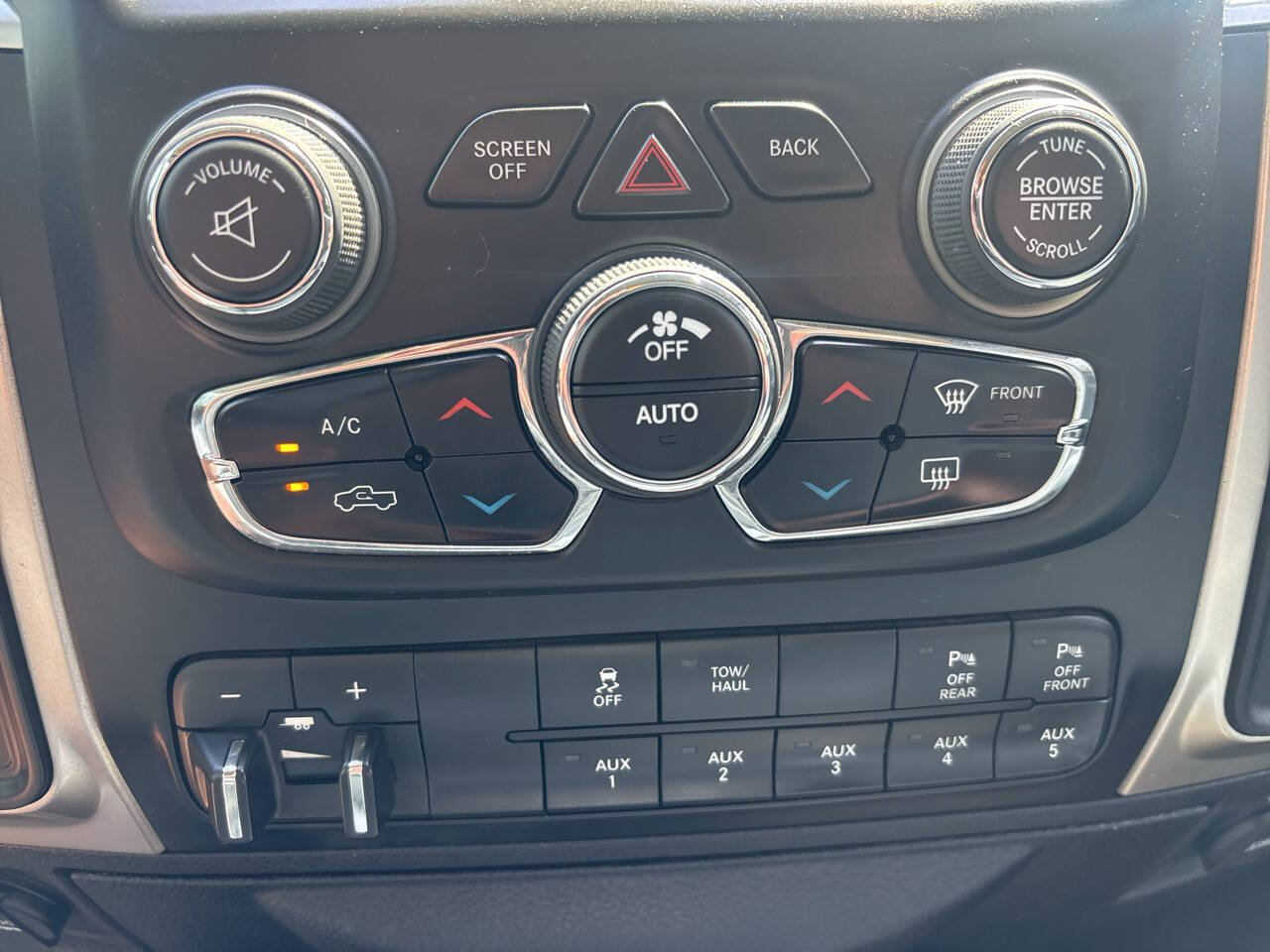Used 2017 RAM 2500 SLT w/ Snow Chief Group AWD/4WD image 37