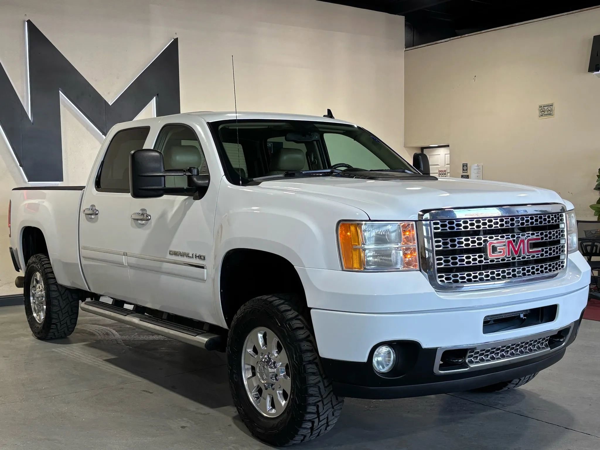 Used 2013 GMC Sierra 2500 Denali w/ Suspension Package, Off-Road image 2