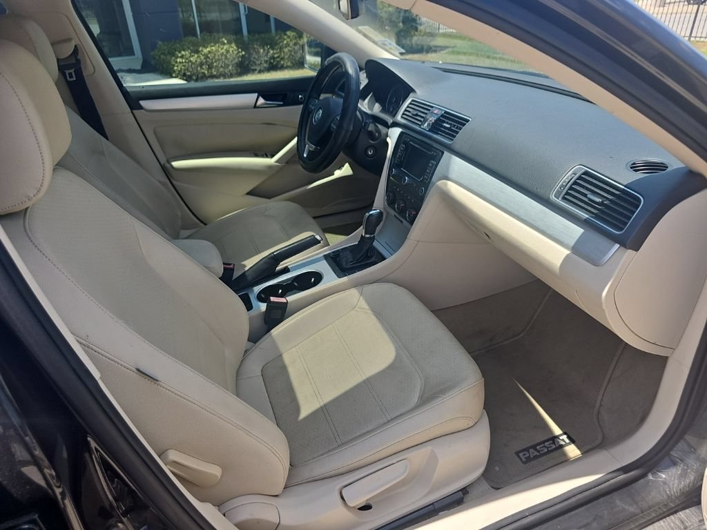 Used 2013 Volkswagen Passat 2.5 SE FWD image 21