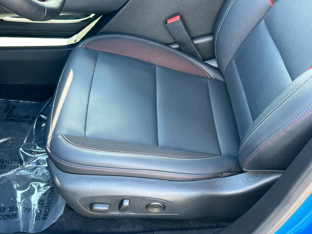 Certified 2025 Chevrolet Equinox EV RS FWD image 18