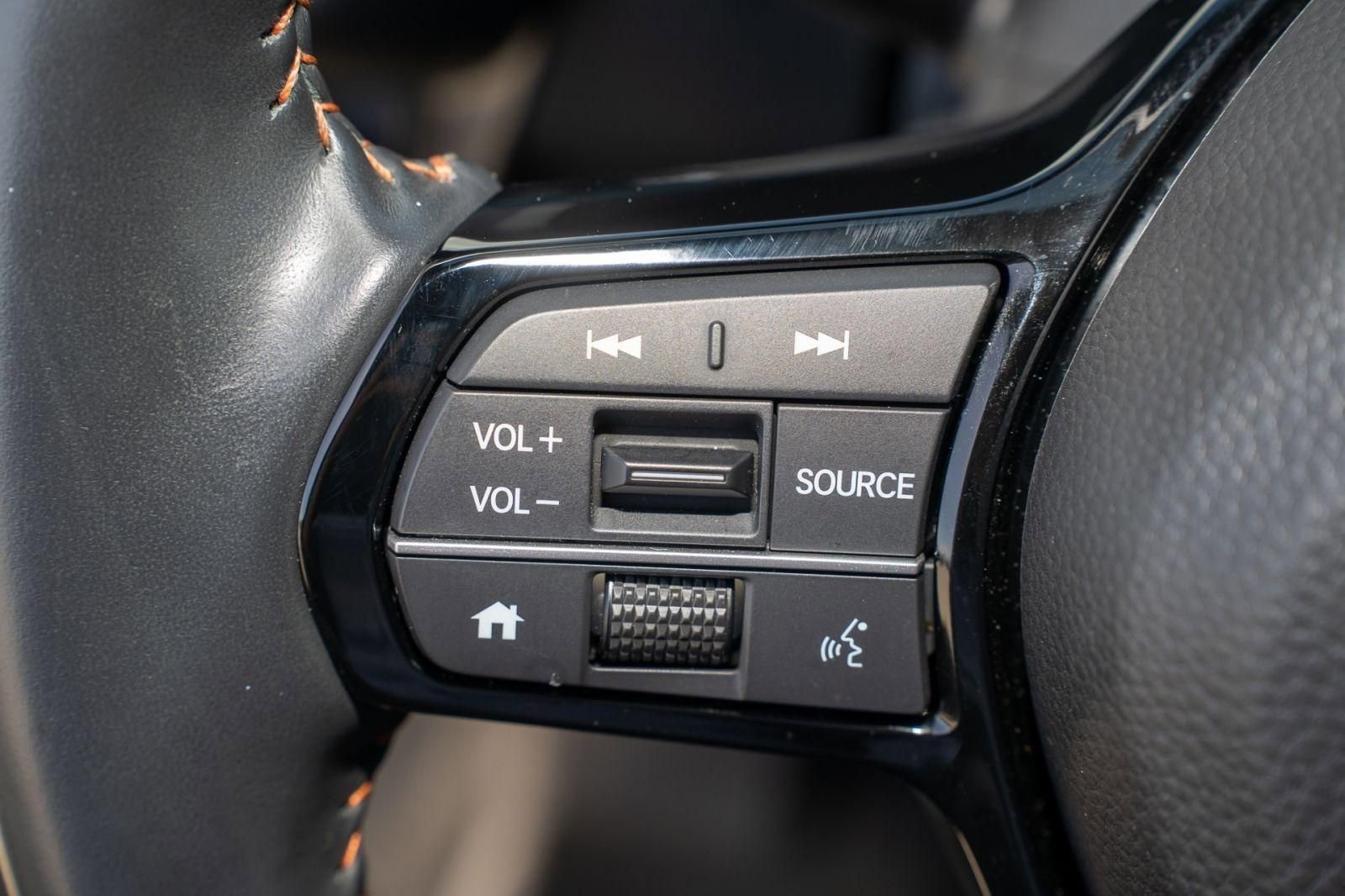 Certified 2025 Honda HR-V Sport image 31