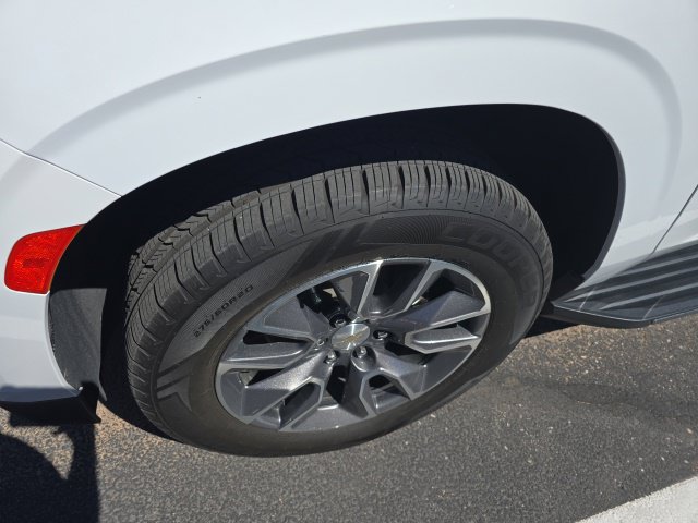Used 2023 Chevrolet Tahoe LS AWD/4WD image 2