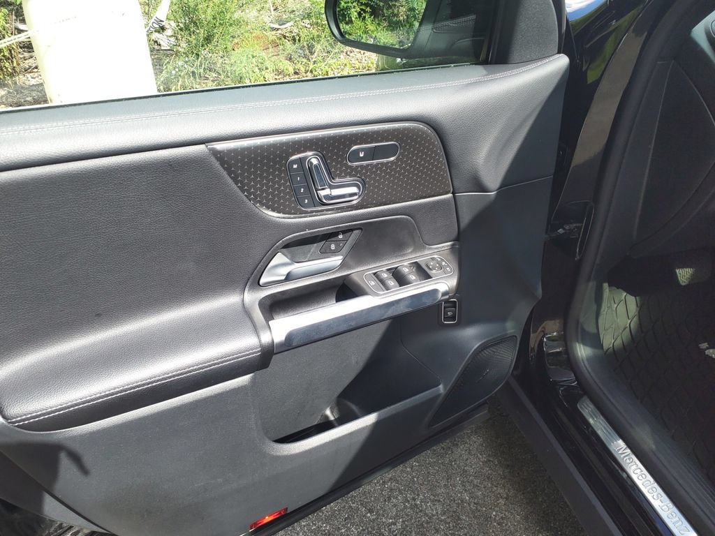 Certified 2024 Mercedes-Benz GLB 250 image 16