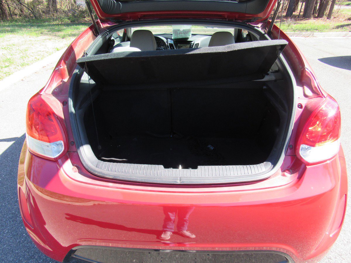 Used 2013 Hyundai Veloster BASE w/ Style Pkg image 9