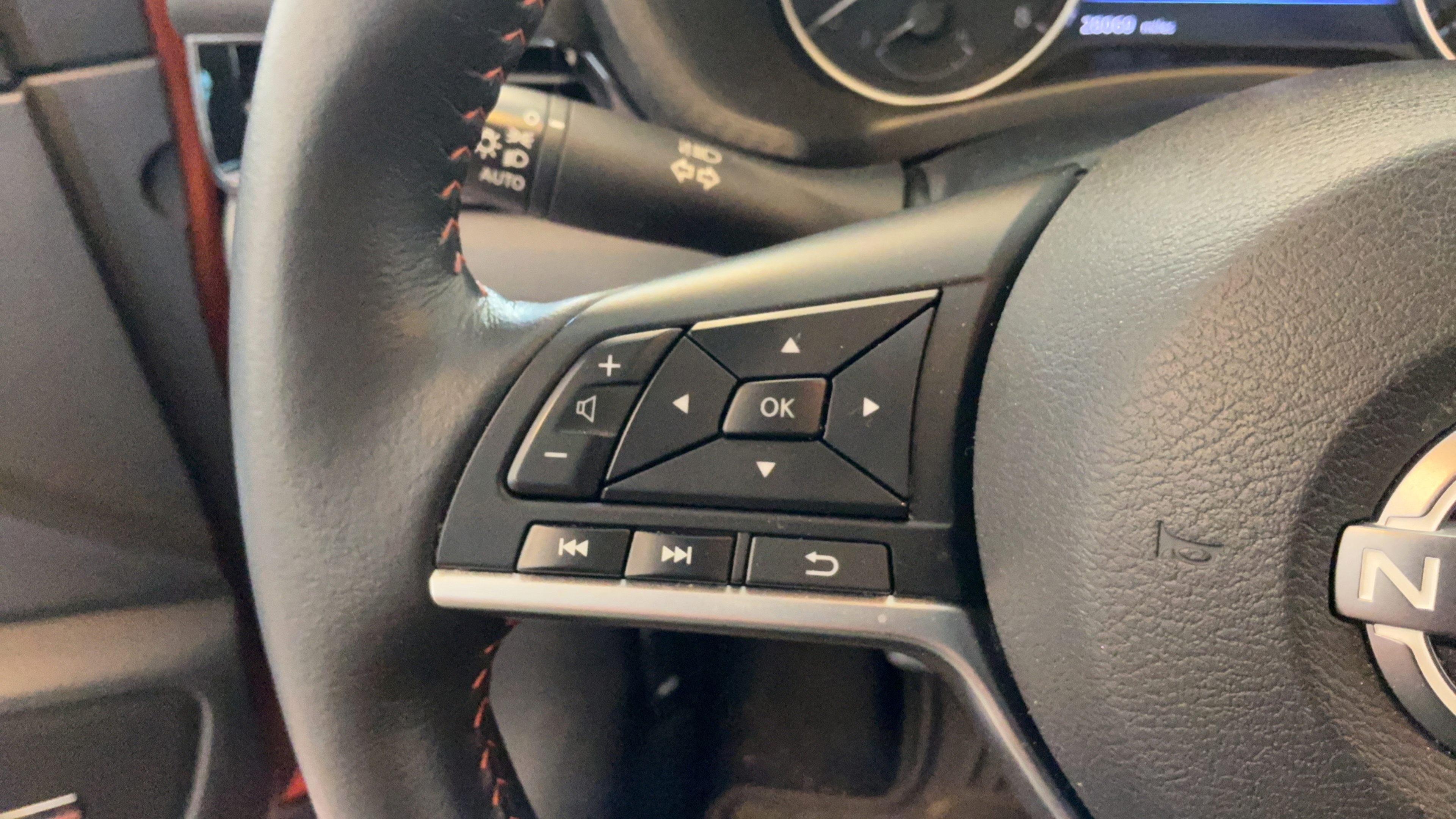 Used 2024 Nissan Sentra SR w/ SR Premium Package FWD image 17