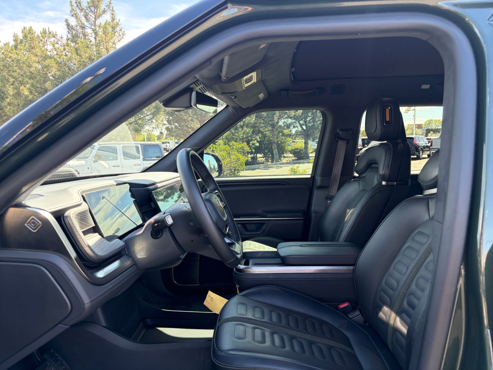 Used 2025 Rivian R1T Adventure AWD/4WD image 12