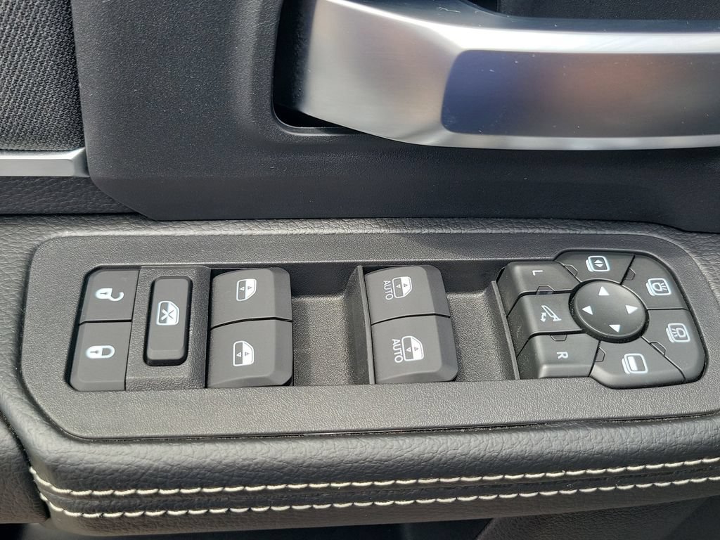 New 2026 RAM 3500 Big Horn AWD/4WD image 15