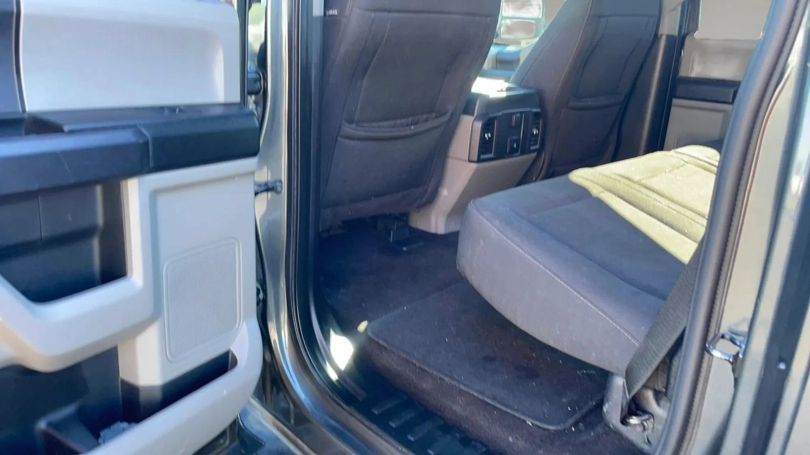 Used 2018 Ford F150 XL w/ Equipment Group 101A Mid AWD/4WD image 24