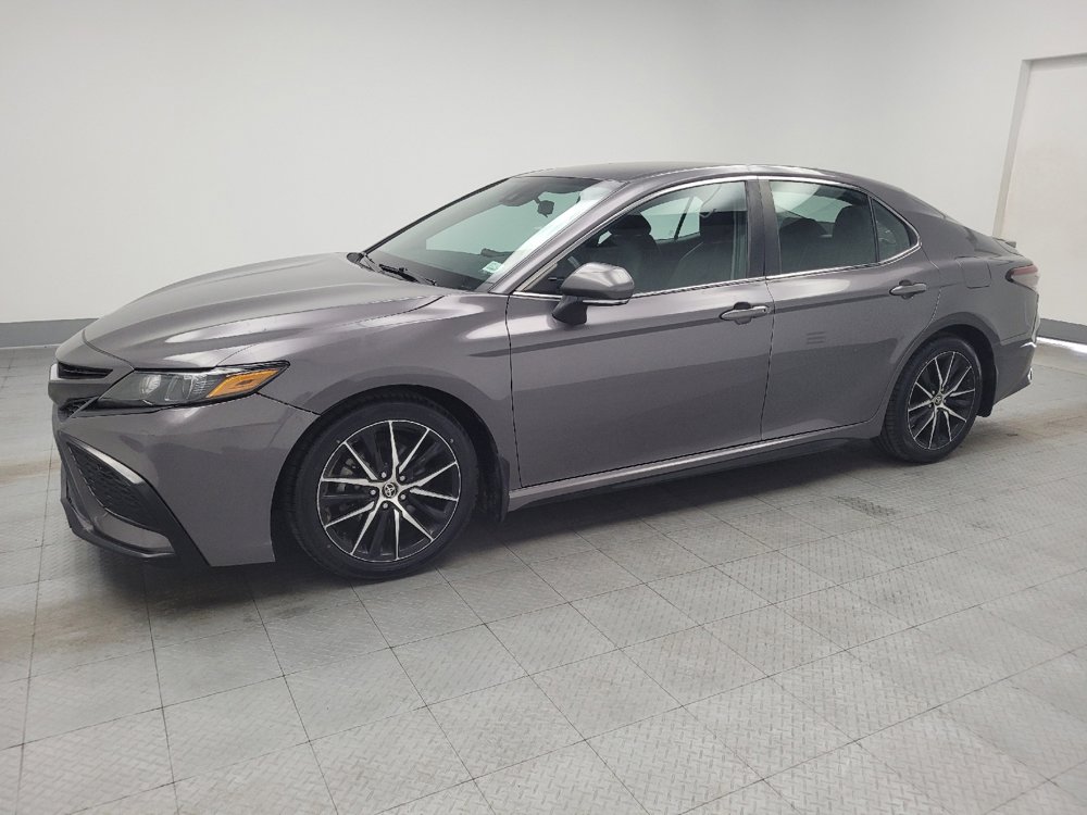Used 2023 Toyota Camry SE FWD image 2