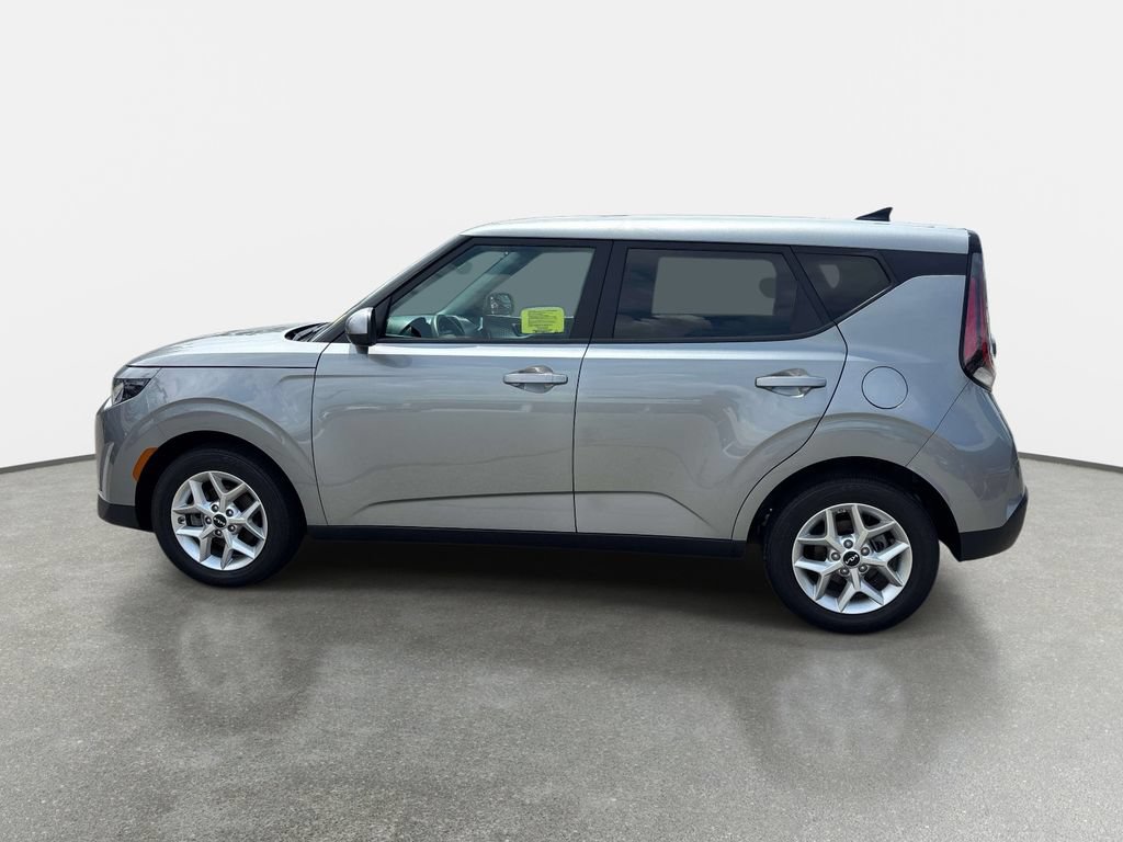 Used 2024 Kia Soul LX w/ Option Group 015 FWD image 7