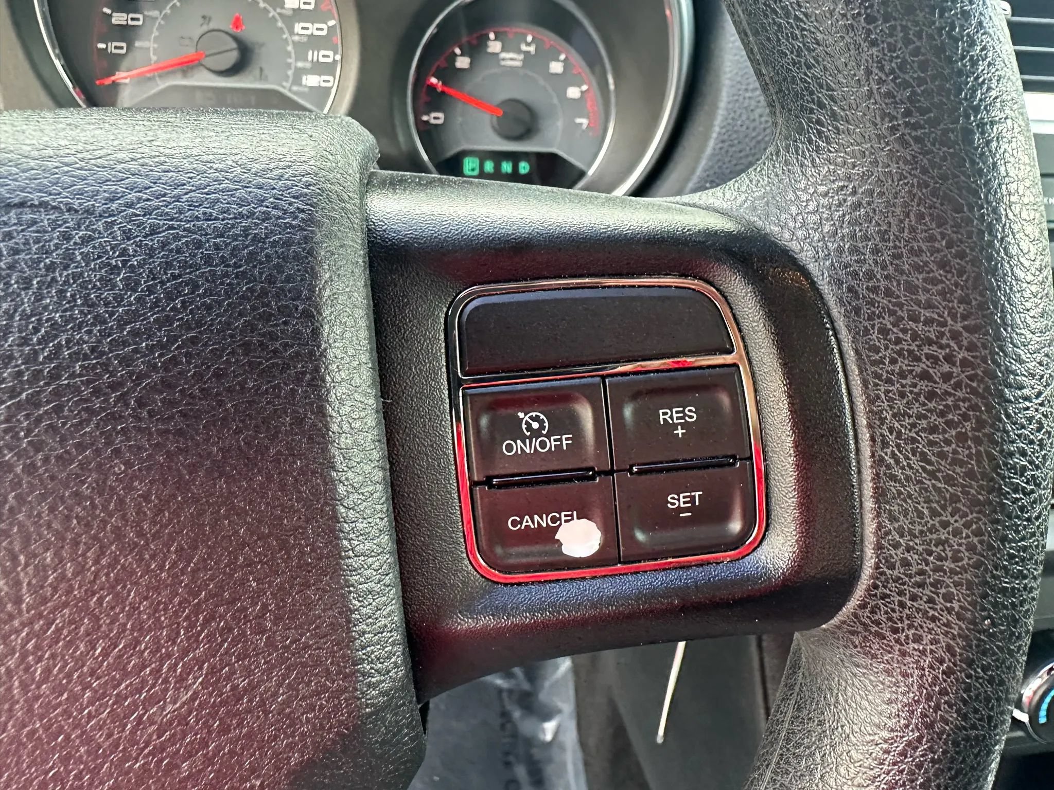 Used 2013 Dodge Avenger SE FWD image 12
