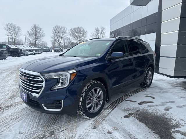 Certified 2022 GMC Terrain SLT w/ Infotainment Package II image 3