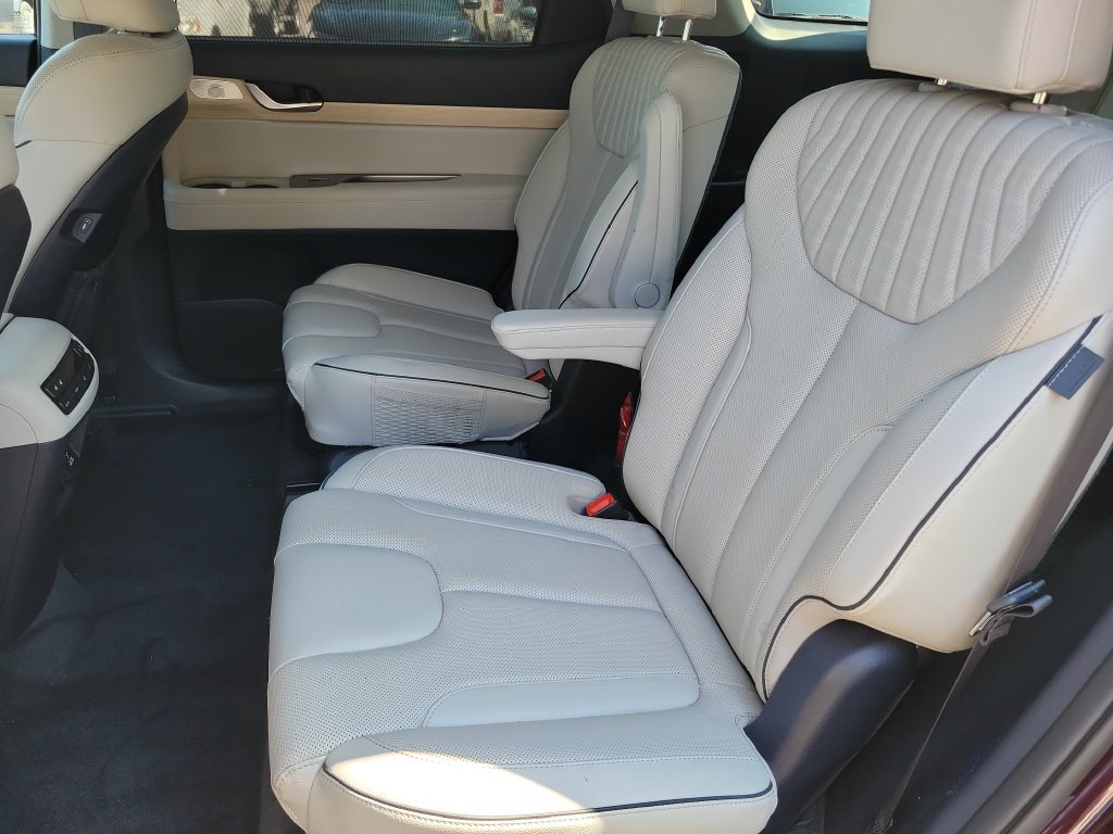 Used 2023 Hyundai Palisade Limited AWD/4WD image 16