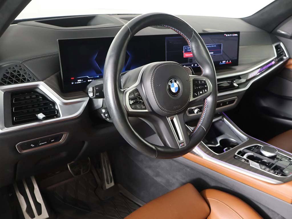 Used 2024 BMW X7 M60i AWD/4WD image 32
