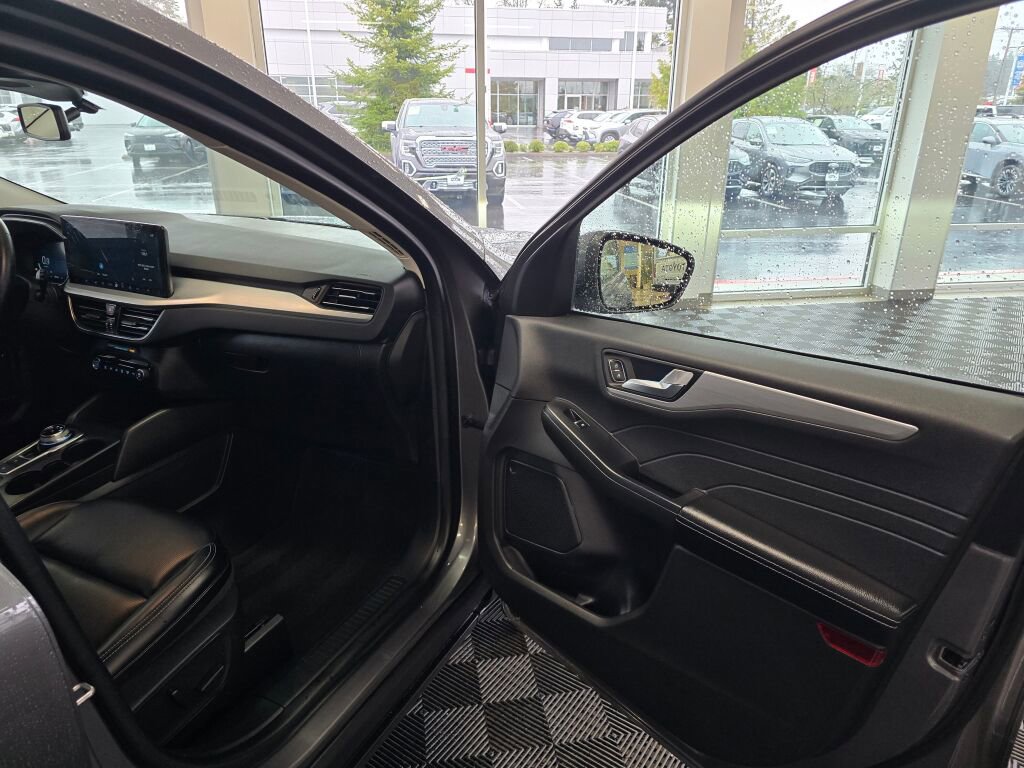 Used 2024 Ford Escape Platinum image 43