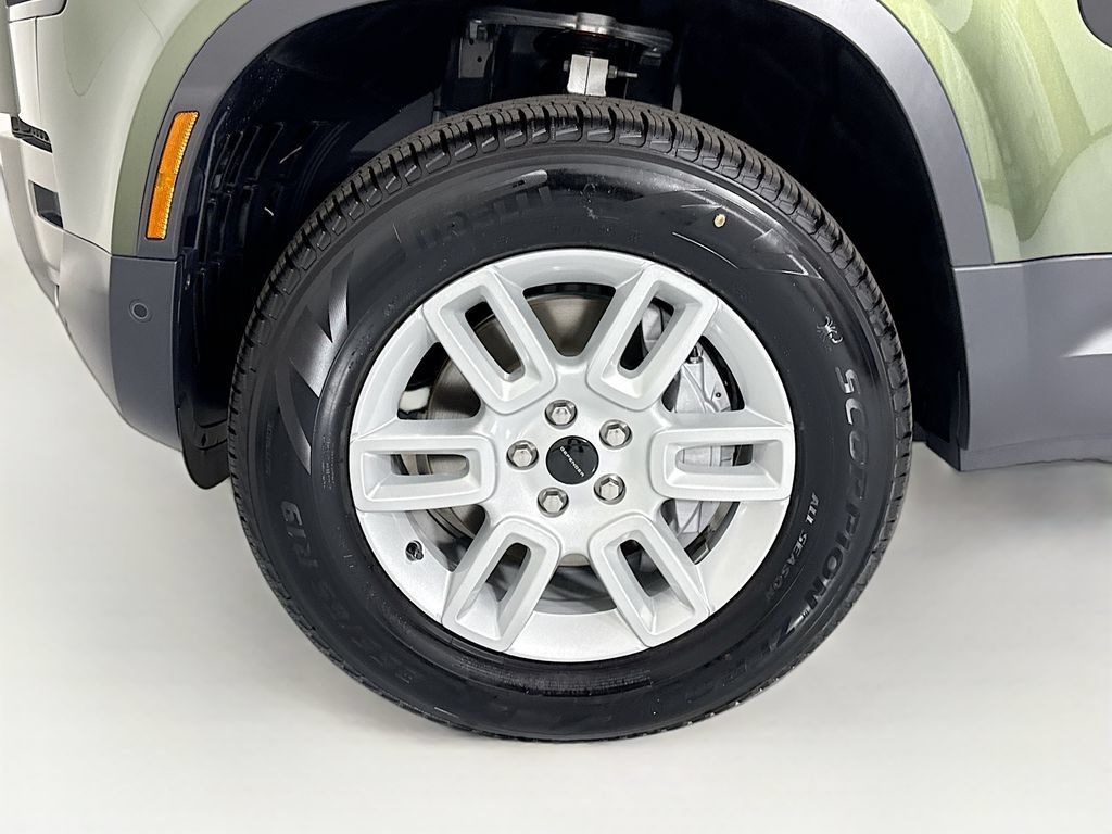 New 2026 Land Rover Defender 110 S AWD/4WD image 32