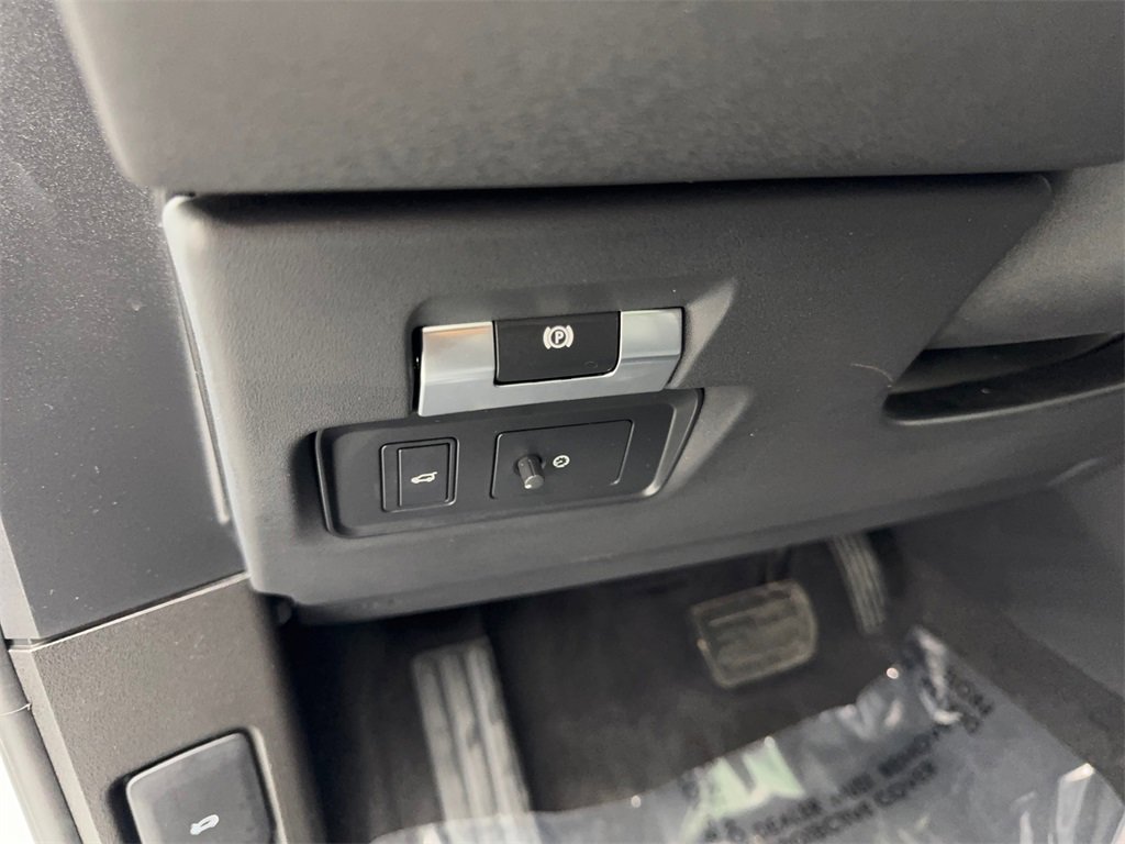 Used 2023 Land Rover Range Rover Evoque SE image 55