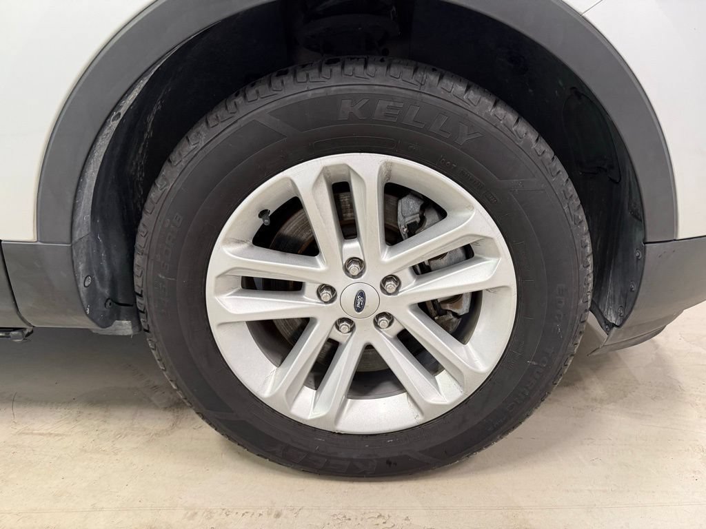 Used 2017 Ford Explorer XLT FWD image 12