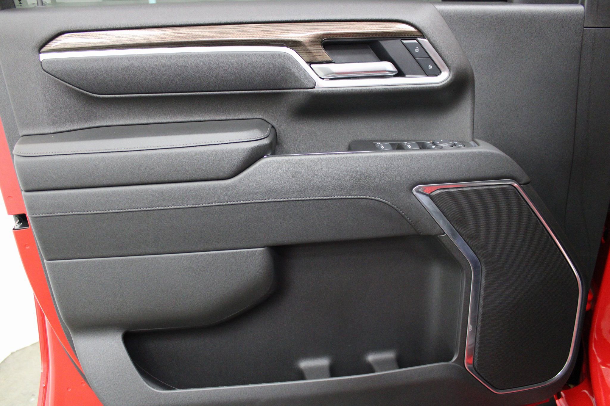 Used 2025 Chevrolet Silverado 2500 LT image 12