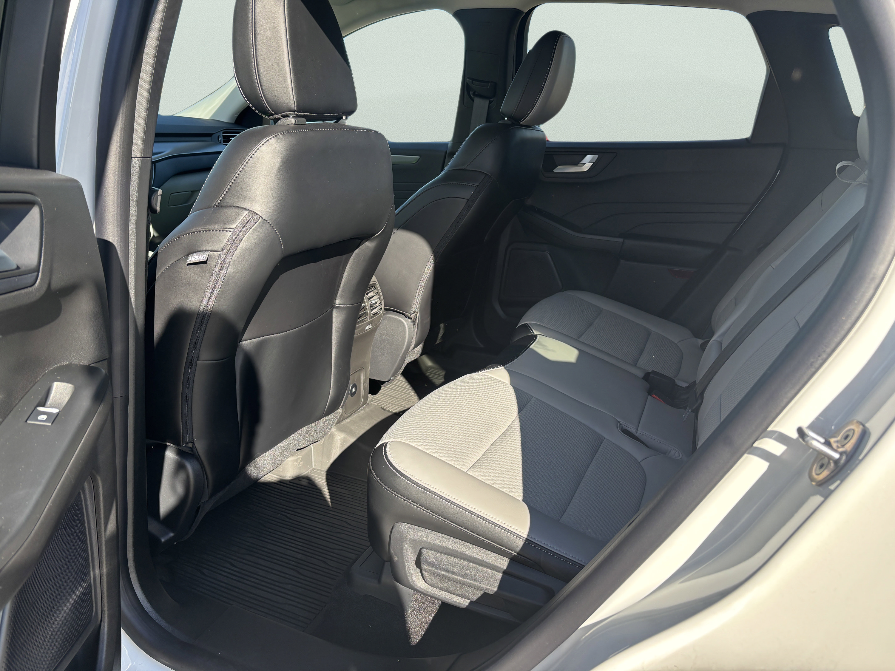 Used 2024 Ford Escape SE FWD image 31