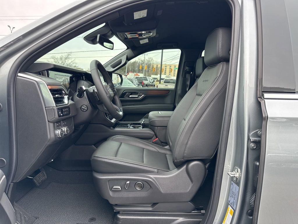 New 2026 GMC Yukon XL Denali image 17
