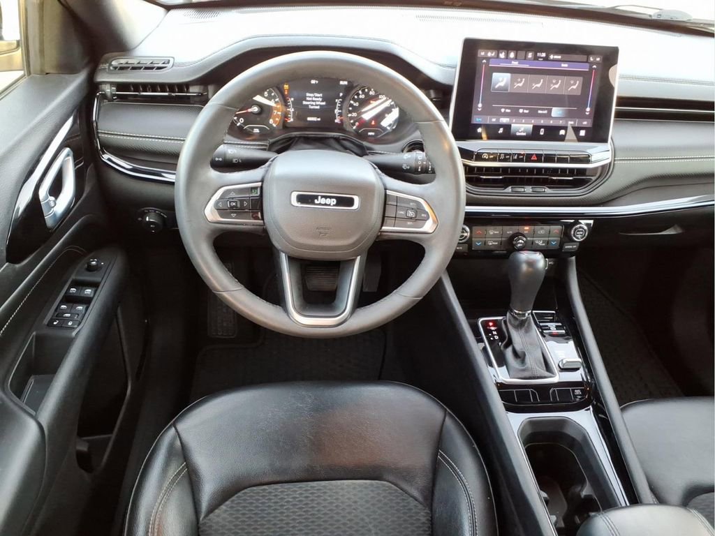Used 2023 Jeep Compass Latitude w/ Convenience Group AWD/4WD image 14