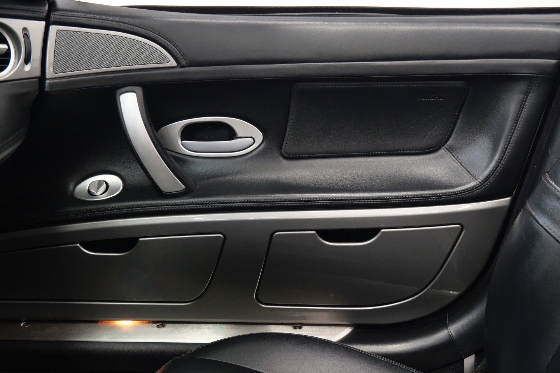 Used 2002 BMW Z8 RWD image 38