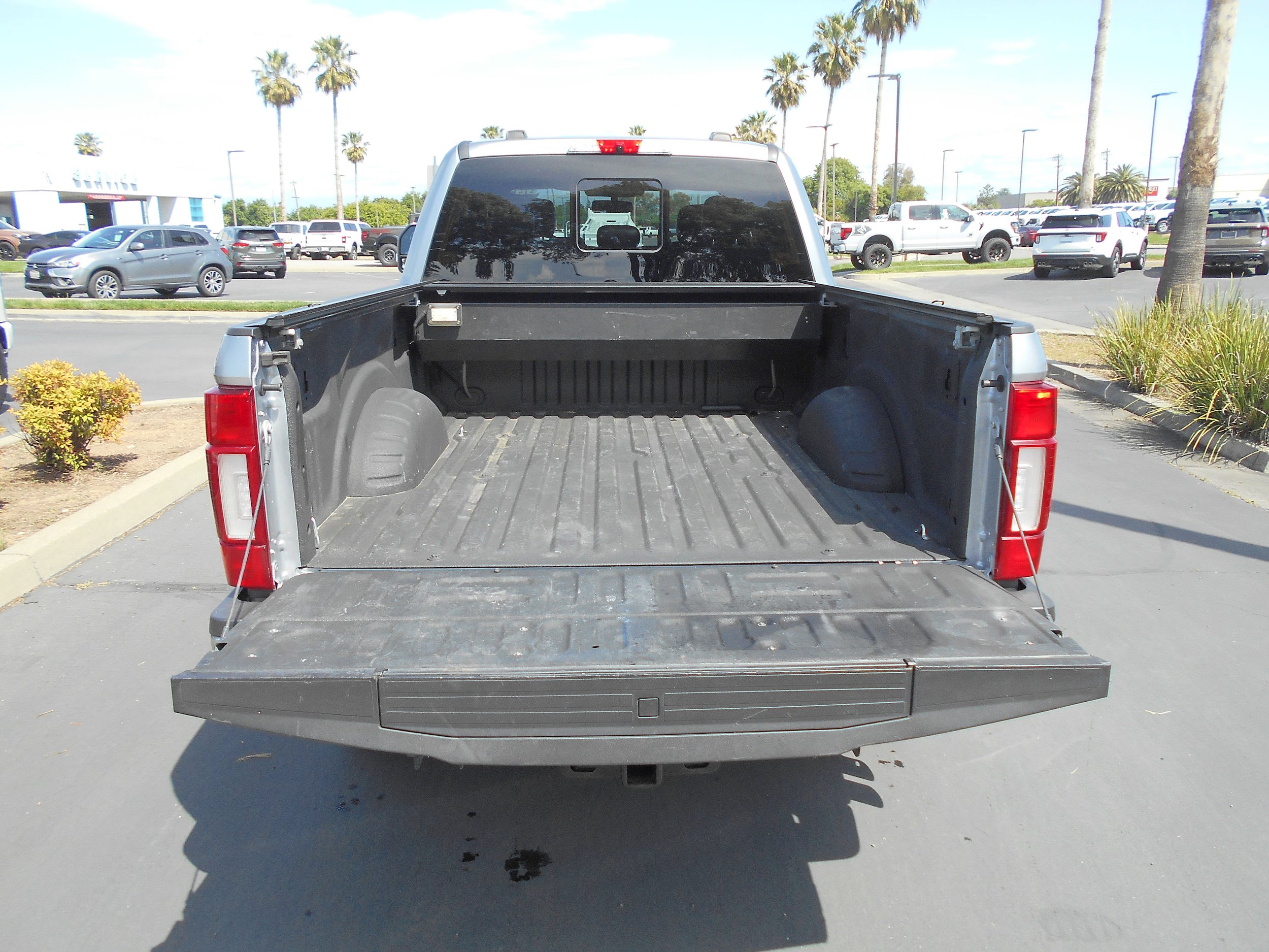Used 2021 Ford F250 Platinum w/ FX4 Off-Road Package AWD/4WD image 6