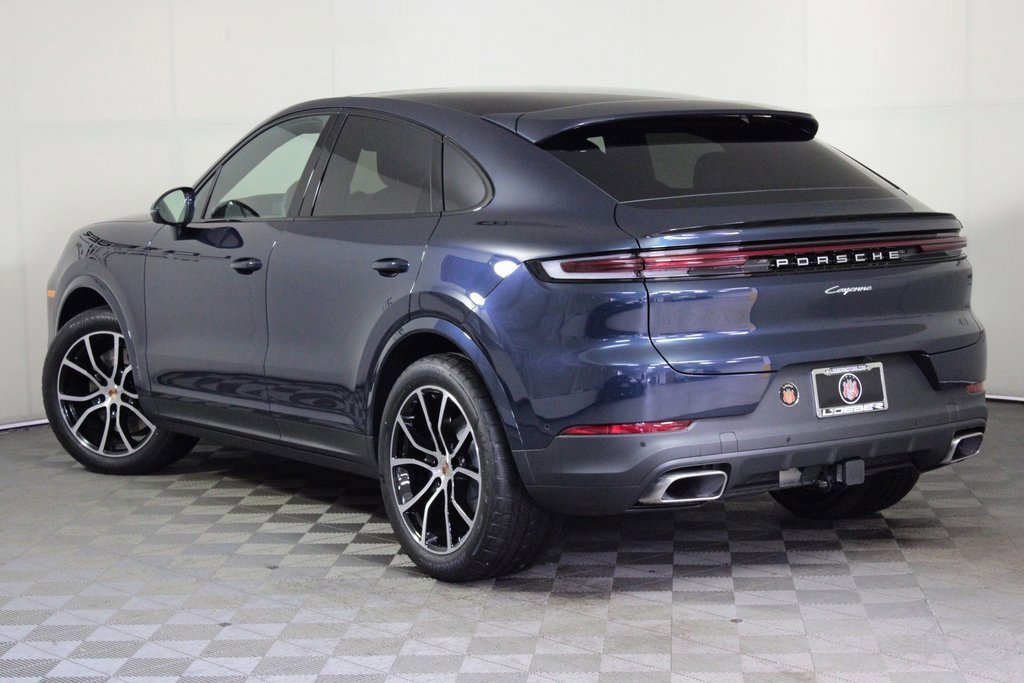 Used 2025 Porsche Cayenne Coupe image 3