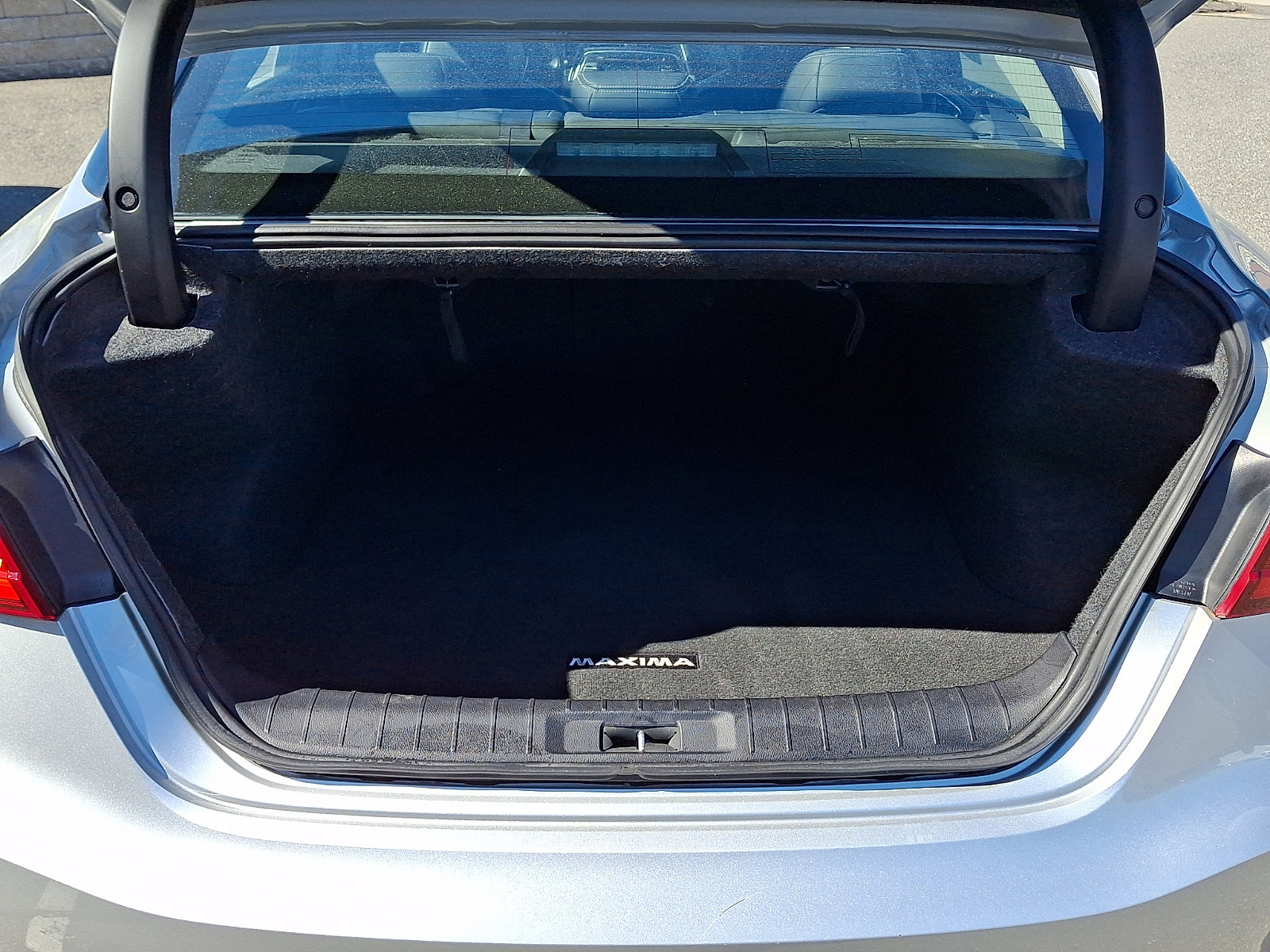 Used 2017 Nissan Maxima Platinum FWD image 31