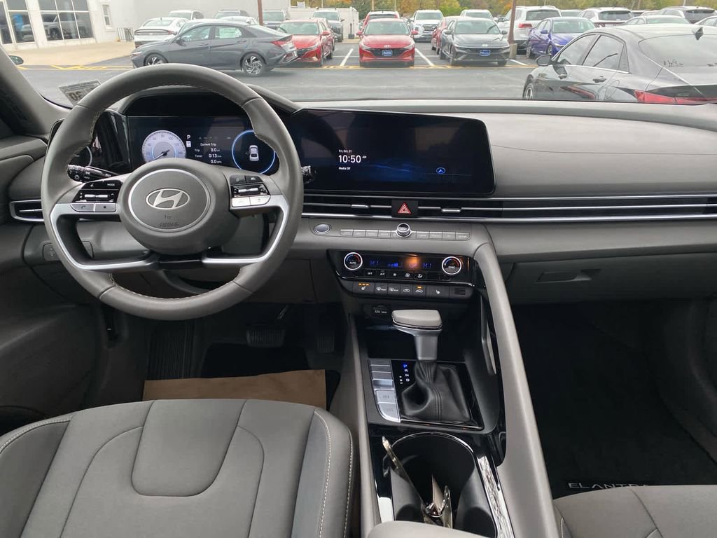 New 2025 Hyundai Elantra SEL w/ Cargo Package image 10