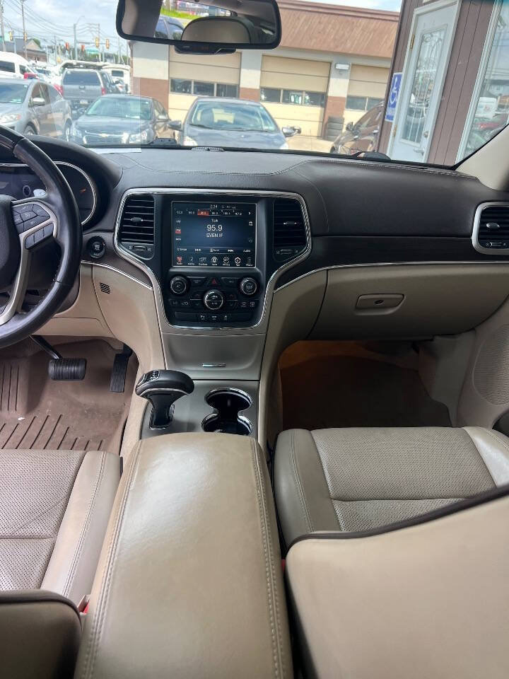 Used 2015 Jeep Grand Cherokee Overland AWD/4WD image 12