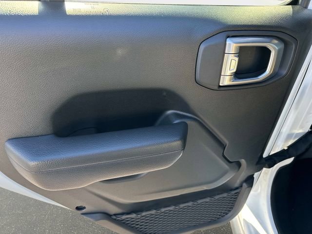 Used 2022 Jeep Wrangler Unlimited Sport AWD/4WD image 9