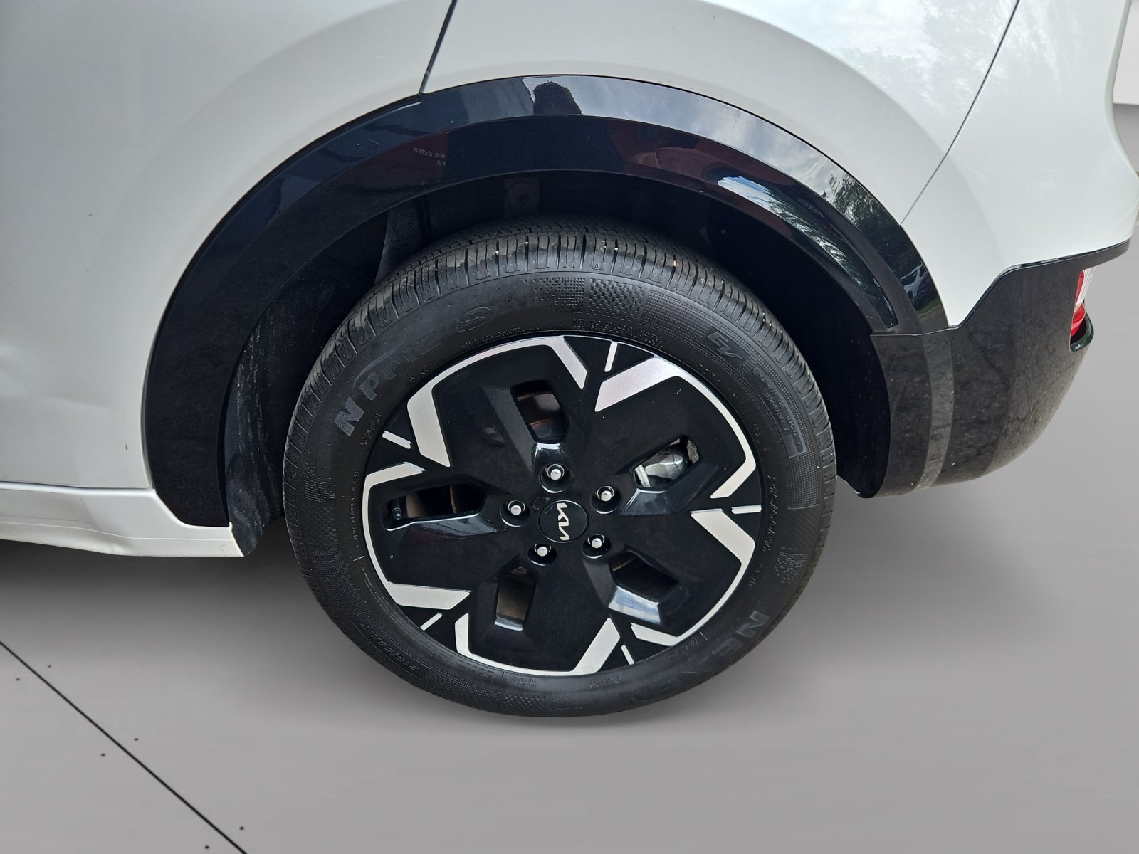 Used 2023 Kia Niro Wind w/ Wind Preserve Package FWD image 14