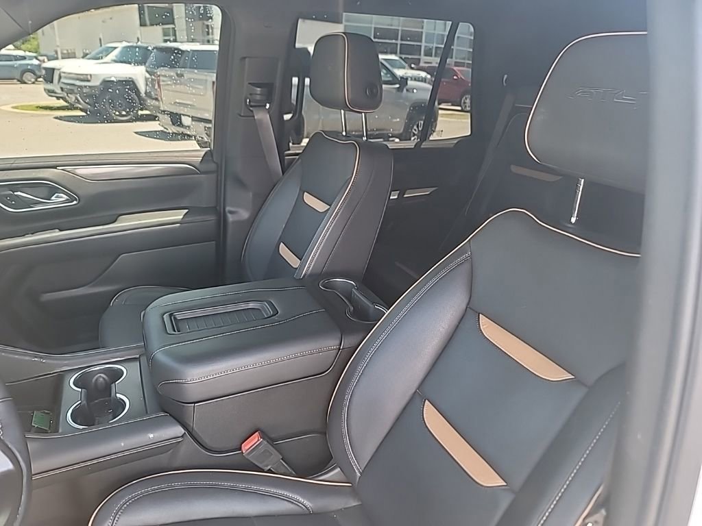 Used 2024 GMC Yukon AT4 w/ AT4 Premium Package AWD/4WD image 12