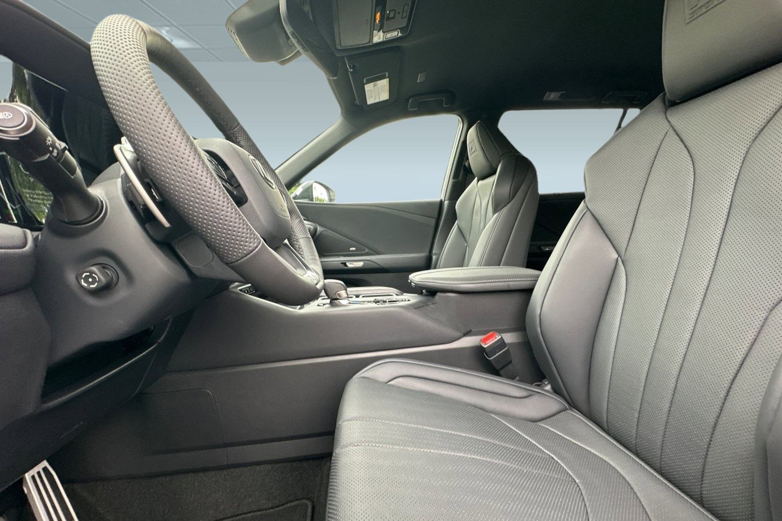 New 2026 Lexus TX 500h AWD image 19