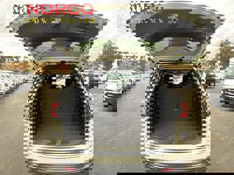 Used 2015 GMC Acadia SLE image 10