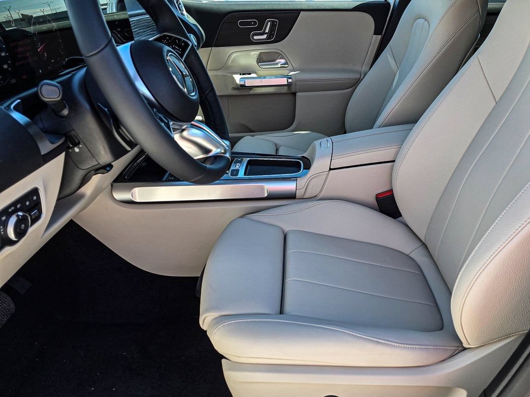 New 2026 Mercedes-Benz GLB 250 4MATIC image 13