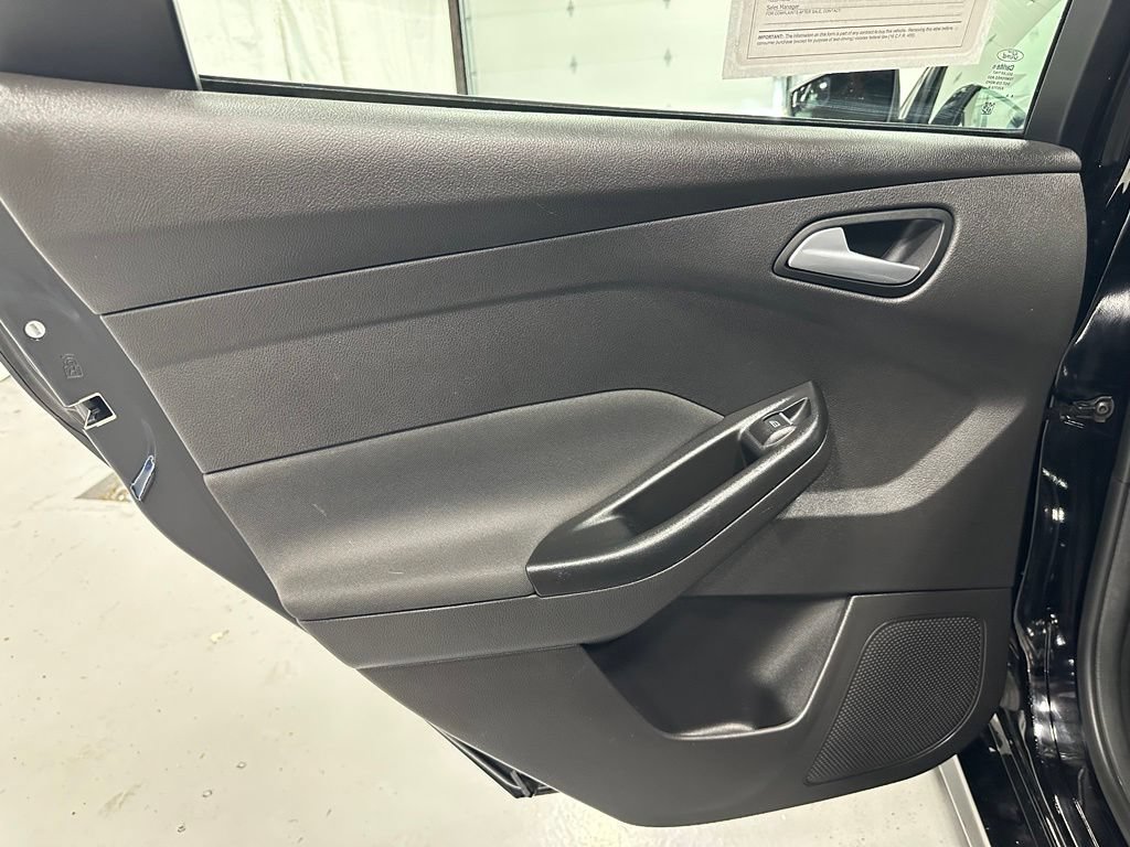 Used 2018 Ford Focus ST FWD image 35