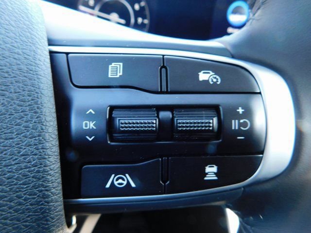 Used 2025 Kia Sportage SX image 22