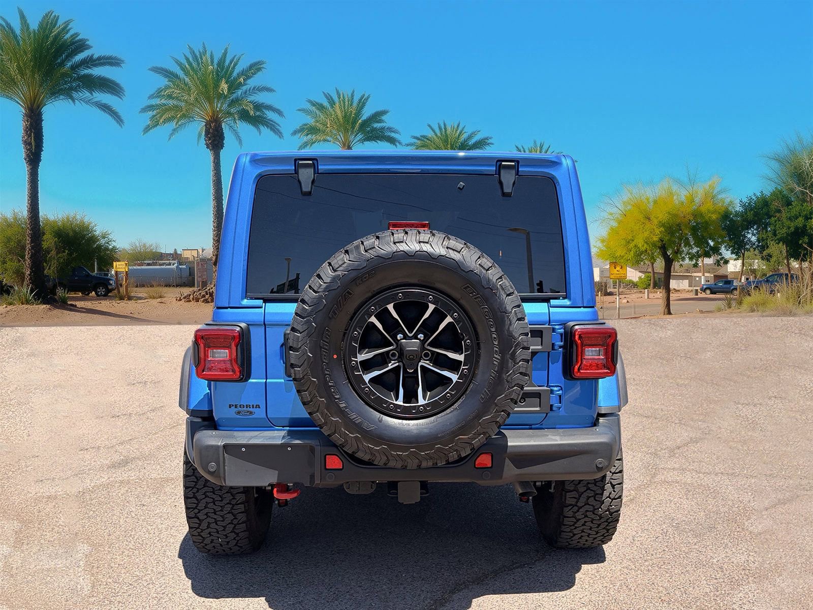 Used 2025 Jeep Wrangler Unlimited Rubicon AWD/4WD image 4