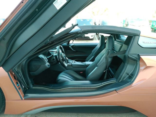 Used 2019 BMW i8 Roadster image 17
