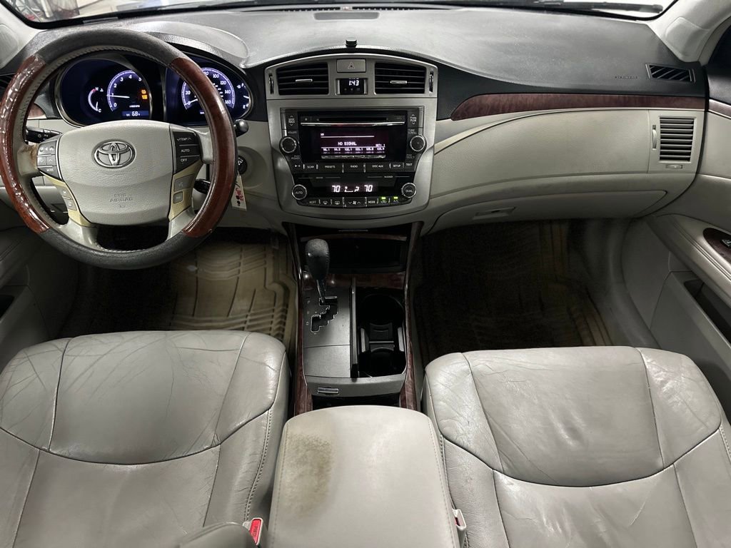 Used 2012 Toyota Avalon Limited image 3