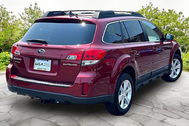 Used 2014 Subaru Outback 2.5i Limited w/ Moonroof Package AWD/4WD image 2