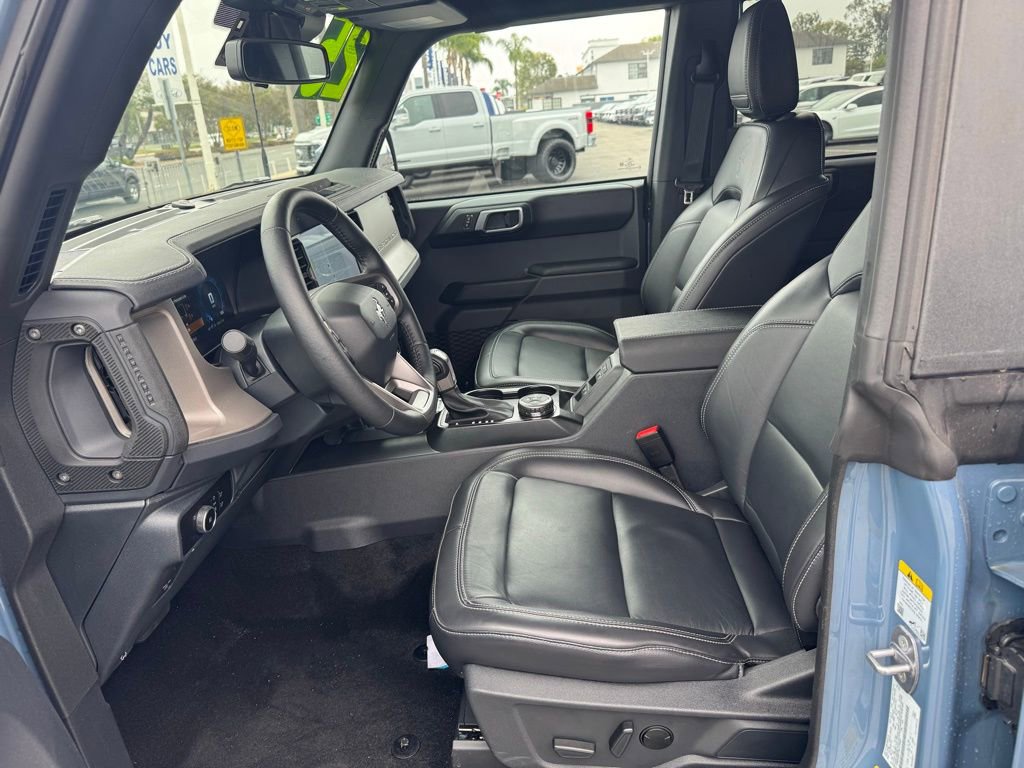 Used 2025 Ford Bronco Outer Banks image 13