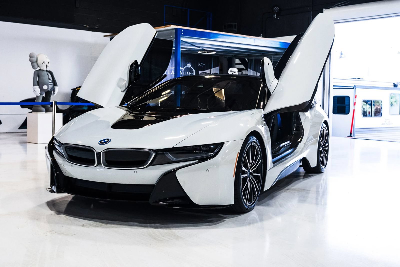 Used 2019 BMW i8 Roadster AWD/4WD image 3