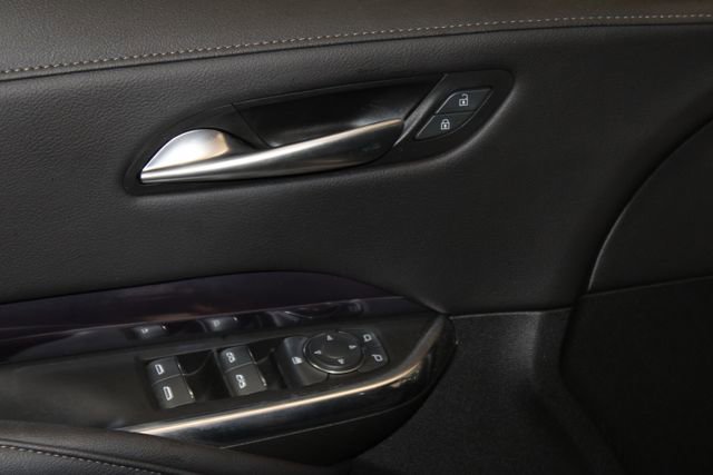 Certified 2023 Cadillac XT4 Luxury w/ Cold Weather Package image 23