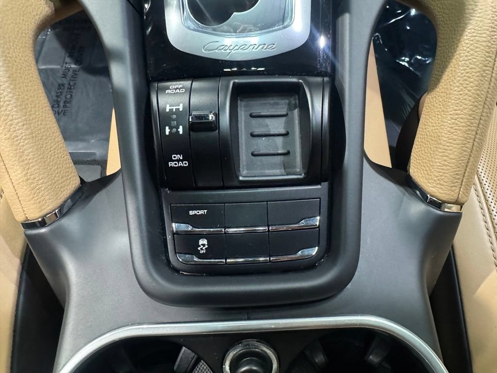 Used 2015 Porsche Cayenne Diesel AWD/4WD image 22
