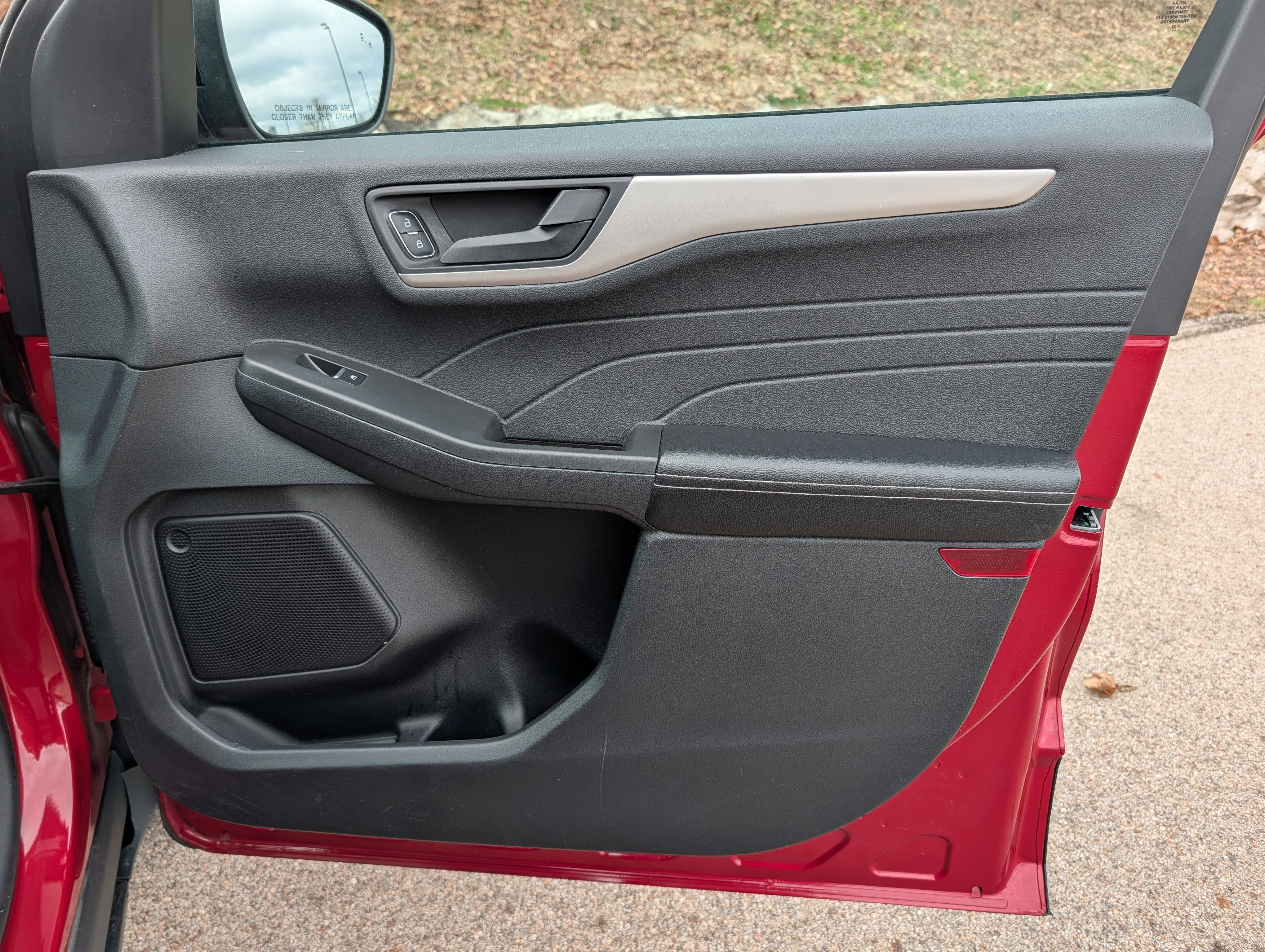 Used 2022 Ford Escape SE w/ SE Sport Appearance Package image 30