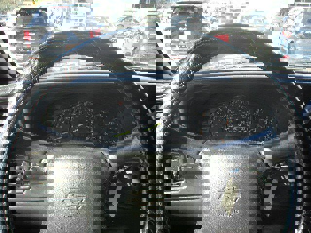 Used 2002 Chevrolet Avalanche 2WD image 13